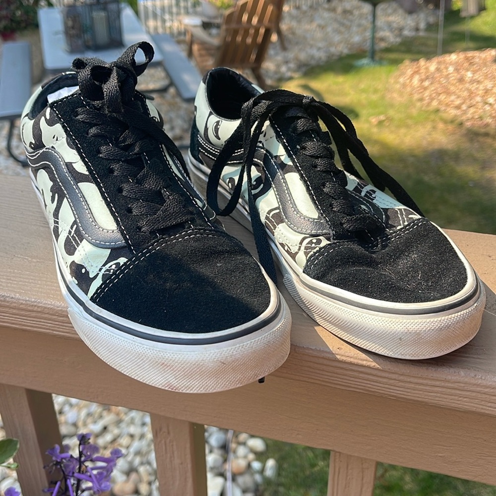 Vans, glow-in-the-dark alien, black suede,  5 1/2 men